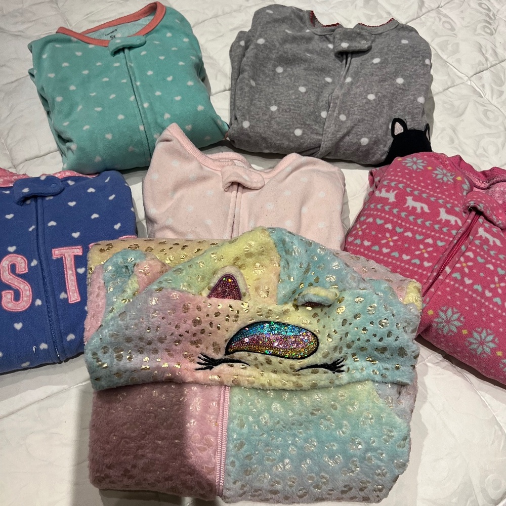 ❤️SOLD❤️Lot of CARTERS PJS 4-6T